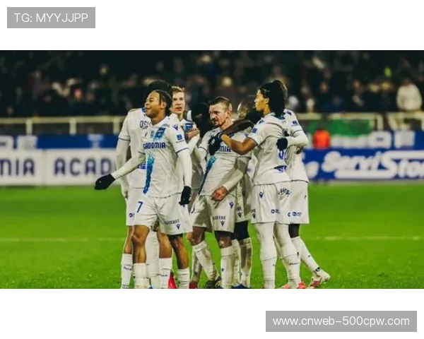 法甲形成巴黎、朗斯、马赛多队竞争混战局面，榜首分差为五年来最小